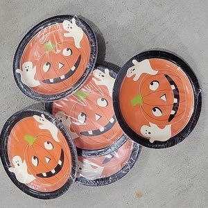 50 Halloween paper dinner plates